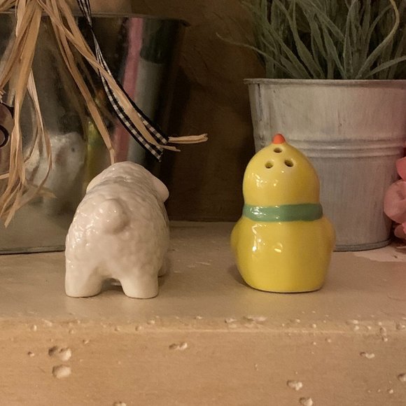 Easter Chick and Lamb Salt and Pepper Shakers - Picture 3 of 5